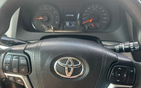 Toyota Sienna III, 2017 год, 3 250 000 рублей, 25 фотография