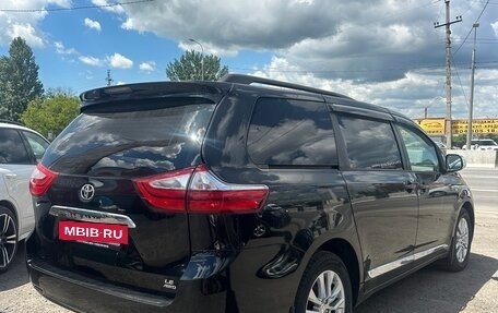 Toyota Sienna III, 2017 год, 3 250 000 рублей, 28 фотография