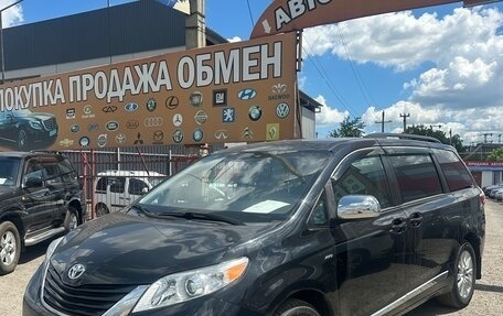 Toyota Sienna III, 2017 год, 3 250 000 рублей, 31 фотография