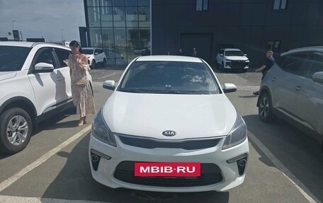 KIA Rio IV, 2018 год, 1 392 000 рублей, 2 фотография