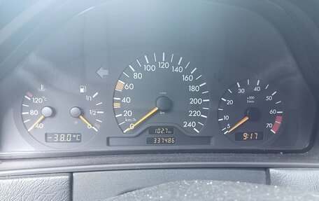 Mercedes-Benz E-Класс, 1998 год, 410 000 рублей, 13 фотография