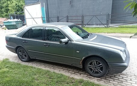 Mercedes-Benz E-Класс, 1998 год, 410 000 рублей, 7 фотография