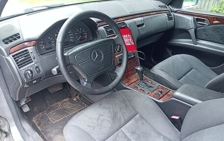 Mercedes-Benz E-Класс, 1998 год, 410 000 рублей, 14 фотография