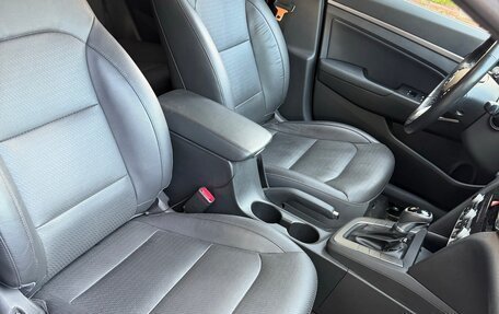 Hyundai Elantra VI рестайлинг, 2019 год, 2 000 000 рублей, 13 фотография