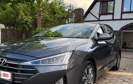 Hyundai Elantra VI рестайлинг, 2019 год, 2 000 000 рублей, 3 фотография