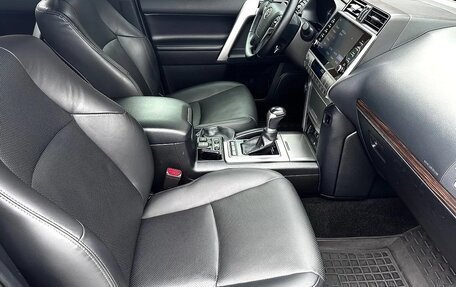 Toyota Land Cruiser Prado 150 рестайлинг 2, 2020 год, 4 800 000 рублей, 5 фотография