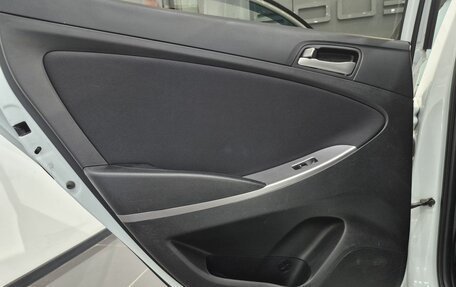 Hyundai Solaris II рестайлинг, 2015 год, 850 000 рублей, 23 фотография