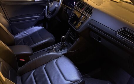 Volkswagen Tiguan II, 2019 год, 2 460 000 рублей, 11 фотография