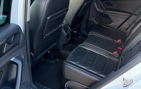 Volkswagen Tiguan II, 2019 год, 2 460 000 рублей, 14 фотография