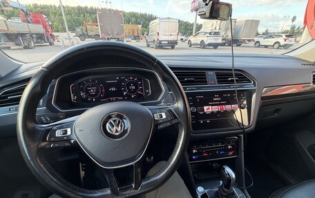 Volkswagen Tiguan II, 2019 год, 2 460 000 рублей, 19 фотография