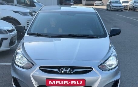 Hyundai Solaris II рестайлинг, 2012 год, 700 000 рублей, 2 фотография