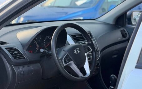Hyundai Solaris II рестайлинг, 2012 год, 700 000 рублей, 6 фотография