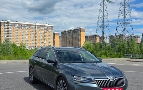 Skoda Superb III рестайлинг, 2019 год, 3 400 000 рублей, 4 фотография