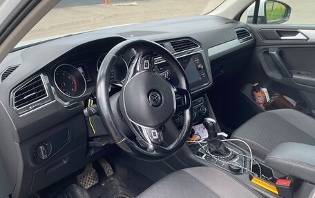 Volkswagen Tiguan II, 2020 год, 2 500 000 рублей, 3 фотография
