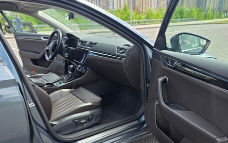 Skoda Superb III рестайлинг, 2019 год, 3 400 000 рублей, 19 фотография