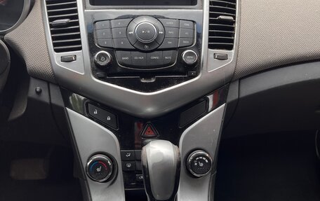 Chevrolet Cruze II, 2010 год, 300 000 рублей, 3 фотография