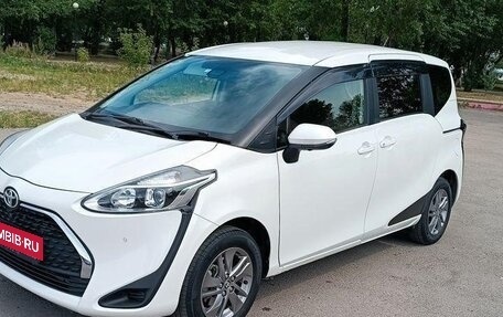 Toyota Sienta II, 2021 год, 1 050 000 рублей, 4 фотография