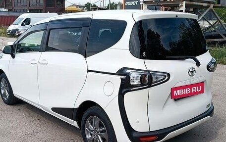 Toyota Sienta II, 2021 год, 1 050 000 рублей, 5 фотография