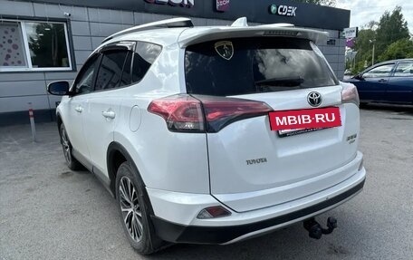 Toyota RAV4, 2018 год, 2 800 000 рублей, 4 фотография