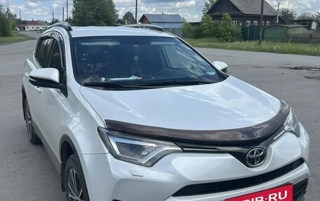 Toyota RAV4, 2018 год, 2 800 000 рублей, 3 фотография