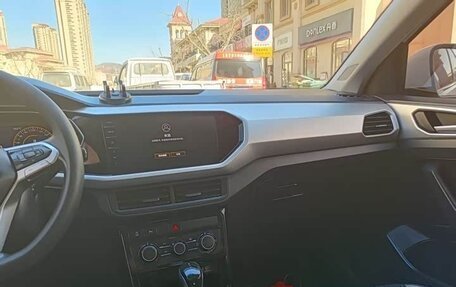 Volkswagen T-Cross I, 2023 год, 1 460 333 рублей, 10 фотография