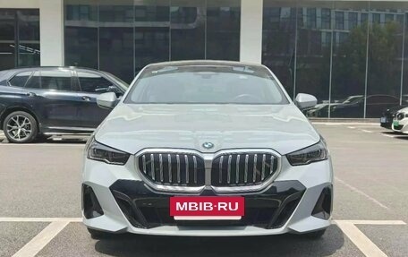 BMW 5 серия, 2024 год, 6 290 000 рублей, 3 фотография