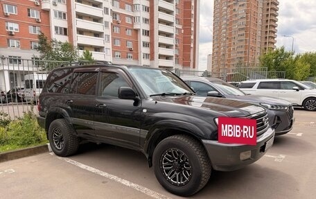 Toyota Land Cruiser 100 рестайлинг 2, 2002 год, 2 050 000 рублей, 1 фотография