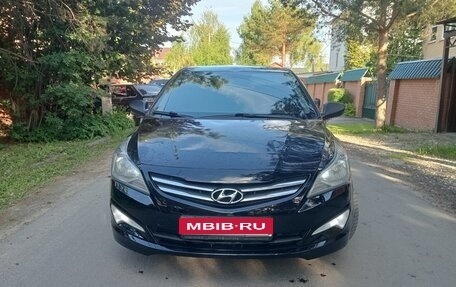 Hyundai Solaris II рестайлинг, 2015 год, 585 000 рублей, 1 фотография