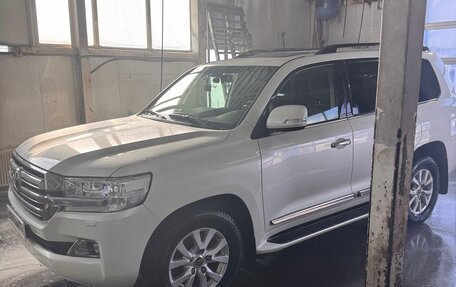Toyota Land Cruiser 200, 2015 год, 5 500 000 рублей, 2 фотография