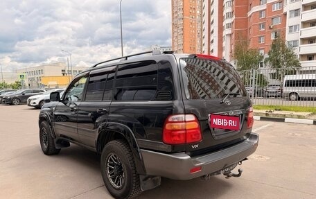 Toyota Land Cruiser 100 рестайлинг 2, 2002 год, 2 050 000 рублей, 7 фотография