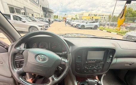 Toyota Land Cruiser 100 рестайлинг 2, 2002 год, 2 050 000 рублей, 15 фотография