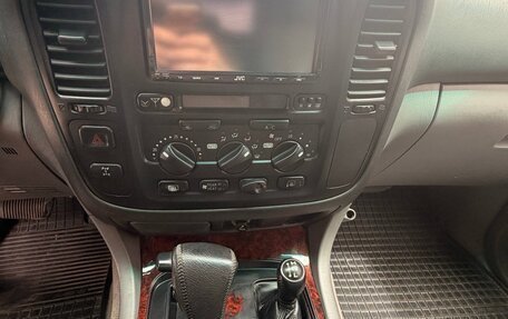 Toyota Land Cruiser 100 рестайлинг 2, 2002 год, 2 050 000 рублей, 11 фотография