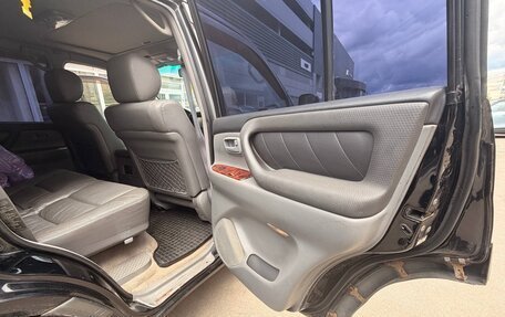 Toyota Land Cruiser 100 рестайлинг 2, 2002 год, 2 050 000 рублей, 13 фотография