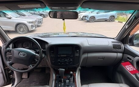 Toyota Land Cruiser 100 рестайлинг 2, 2002 год, 2 050 000 рублей, 9 фотография