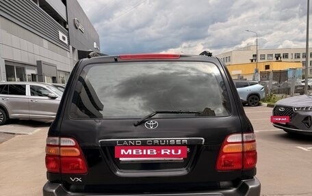 Toyota Land Cruiser 100 рестайлинг 2, 2002 год, 2 050 000 рублей, 6 фотография
