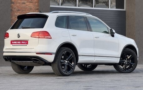 Volkswagen Touareg III, 2016 год, 2 700 000 рублей, 3 фотография
