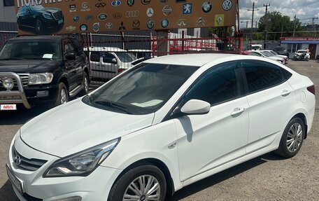 Hyundai Solaris II рестайлинг, 2016 год, 695 000 рублей, 3 фотография