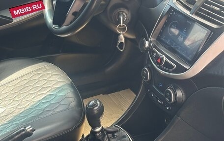 Hyundai Solaris II рестайлинг, 2016 год, 695 000 рублей, 10 фотография