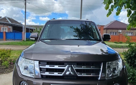 Mitsubishi Pajero IV, 2011 год, 2 600 000 рублей, 2 фотография