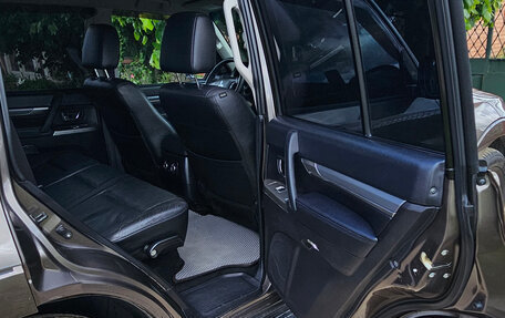 Mitsubishi Pajero IV, 2011 год, 2 600 000 рублей, 18 фотография