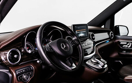 Mercedes-Benz V-Класс, 2018 год, 4 990 000 рублей, 13 фотография
