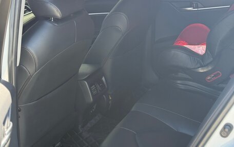 Toyota Camry, 2019 год, 2 680 000 рублей, 4 фотография