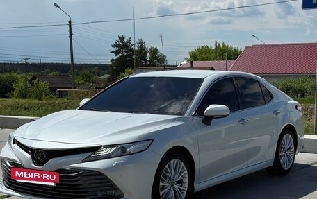 Toyota Camry, 2019 год, 2 680 000 рублей, 7 фотография