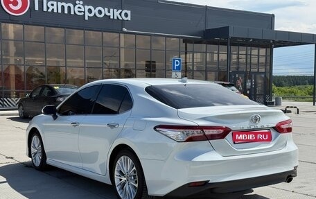 Toyota Camry, 2019 год, 2 680 000 рублей, 6 фотография