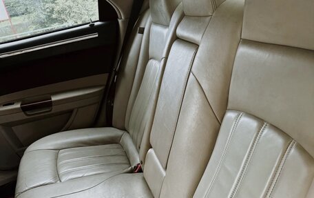 Chrysler 300C II, 2006 год, 900 000 рублей, 4 фотография