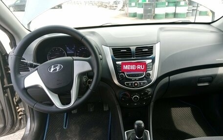 Hyundai Solaris II рестайлинг, 2012 год, 650 000 рублей, 5 фотография