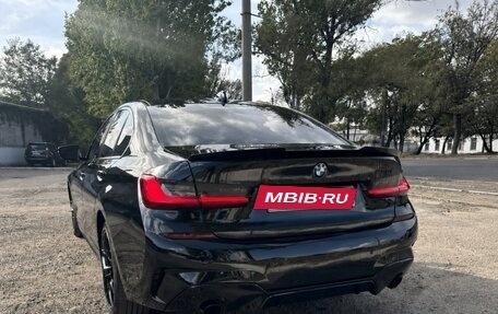 BMW 3 серия, 2020 год, 2 400 000 рублей, 3 фотография