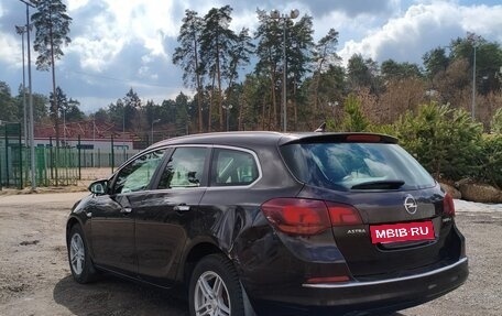 Opel Astra J, 2013 год, 690 000 рублей, 4 фотография