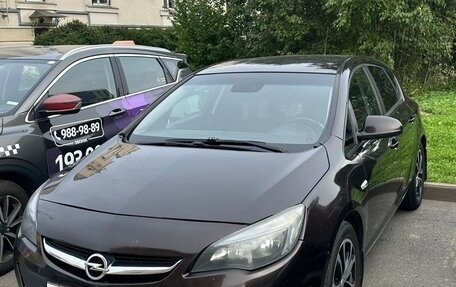 Opel Astra J, 2013 год, 550 000 рублей, 2 фотография