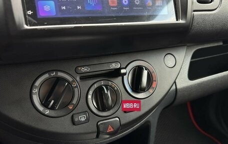 Nissan Note II рестайлинг, 2011 год, 650 000 рублей, 18 фотография